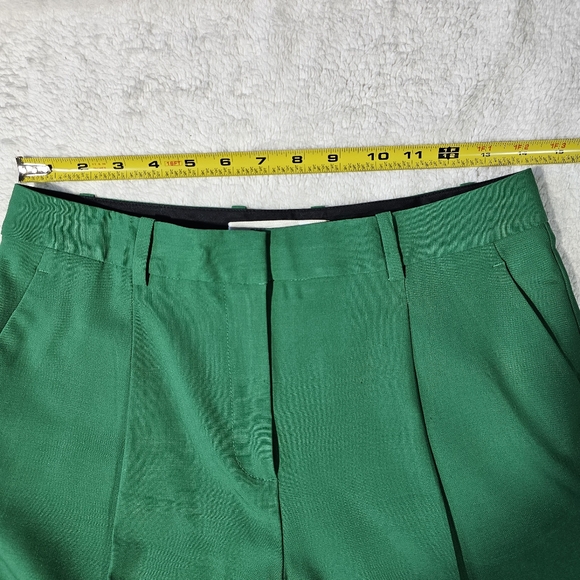 Diane von Furstenberg pleat front pant. - Picture 9 of 11